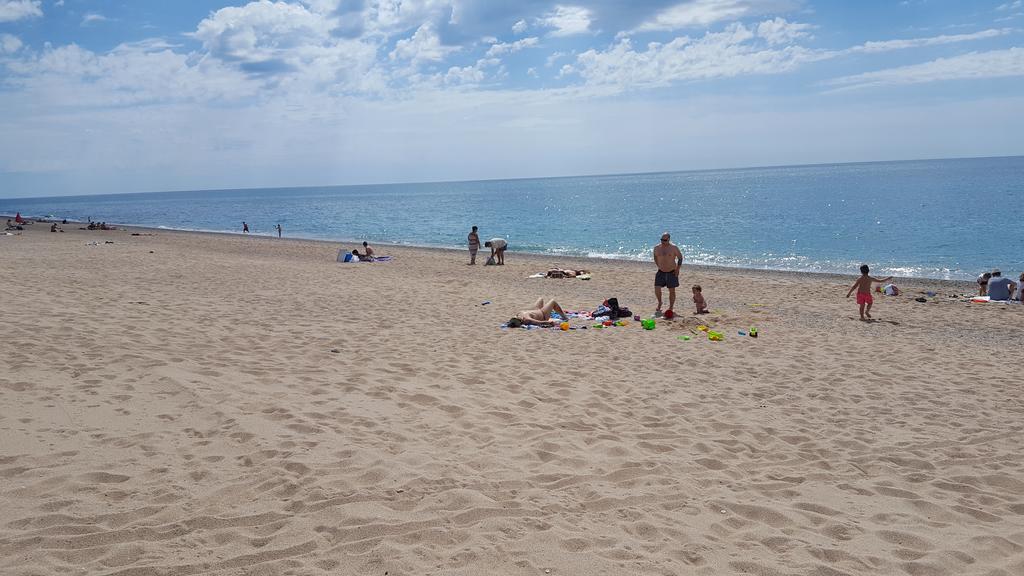 Apartamento Mediterraneo Pineda de Mar Bagian luar foto