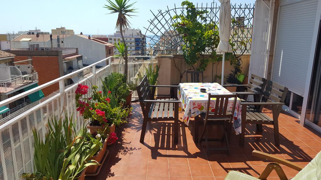 Apartamento Mediterraneo Pineda de Mar Bagian luar foto